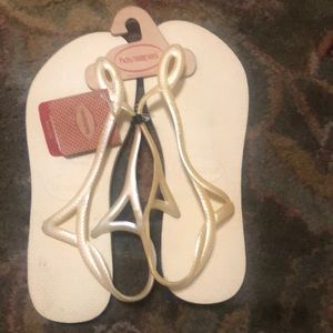 $22 HAVAIANIAS SANDALS NWTS